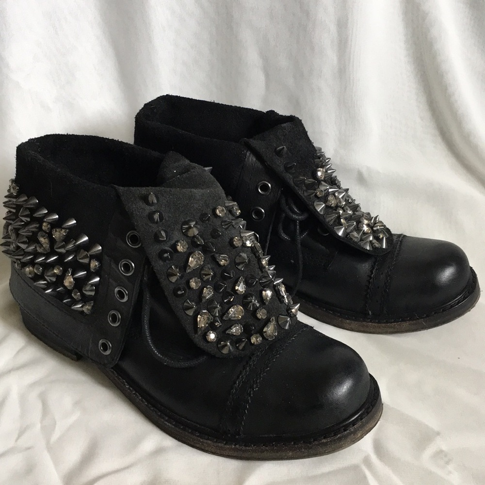 ➖Zigi girl Ziti spiked ankle boots